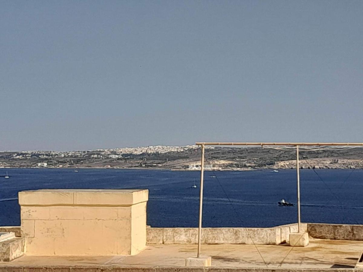 شقة East Breeze Penthouse Mgarr المظهر الخارجي الصورة