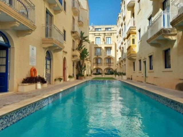 شقة East Breeze Penthouse Mgarr المظهر الخارجي الصورة