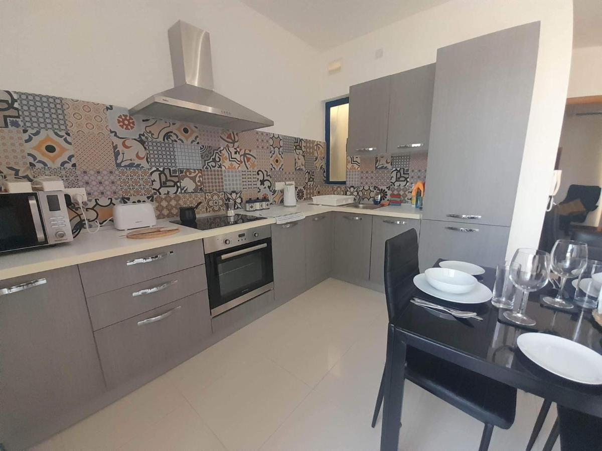 شقة East Breeze Penthouse Mgarr المظهر الخارجي الصورة
